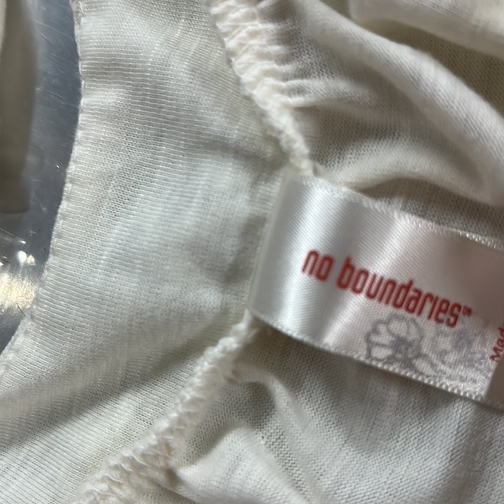 No boundaries sleeveless top - Picture 3 of 5